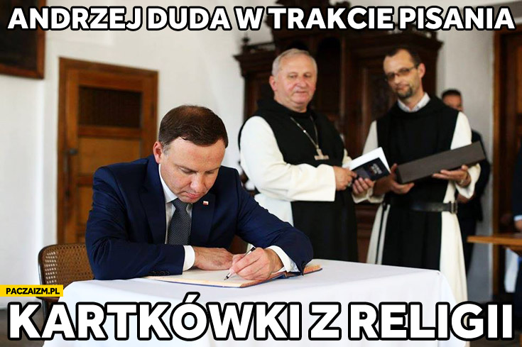Andrzej Duda w trakcie pisania kartkówki z religii