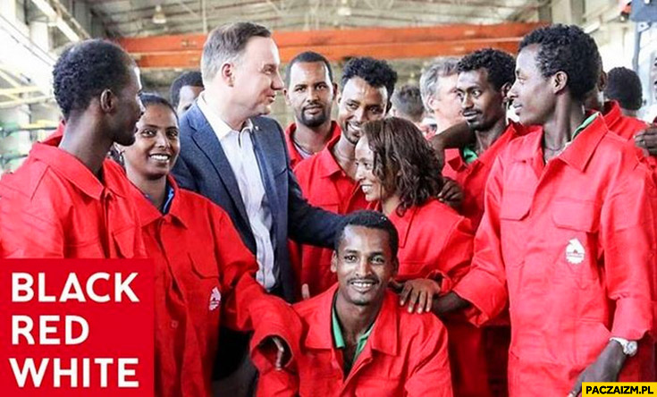 Black red white Andrzej Duda w fabryce w Etiopii Afryce