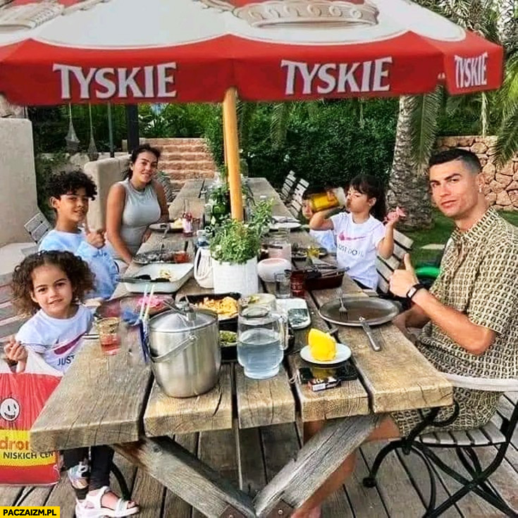 Cristiano Ronaldo z rodzina Tyskie przeróbka