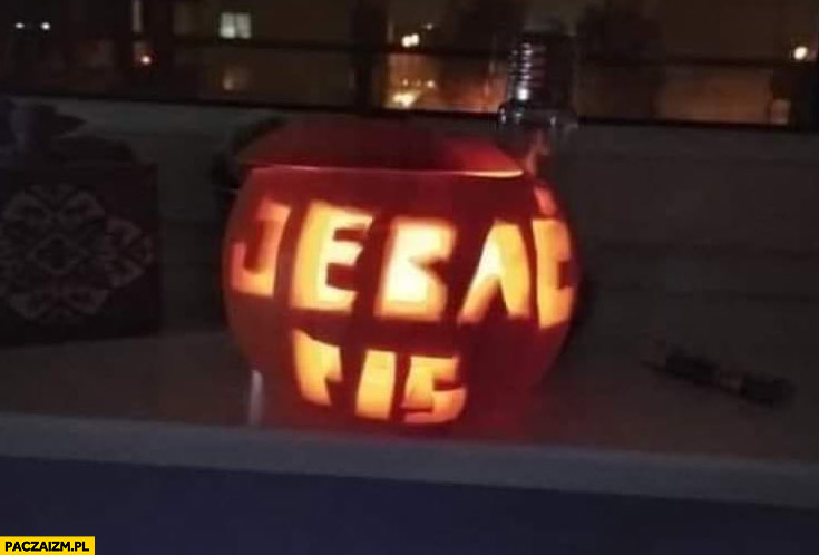 Dynia halloween jebać PiS napis