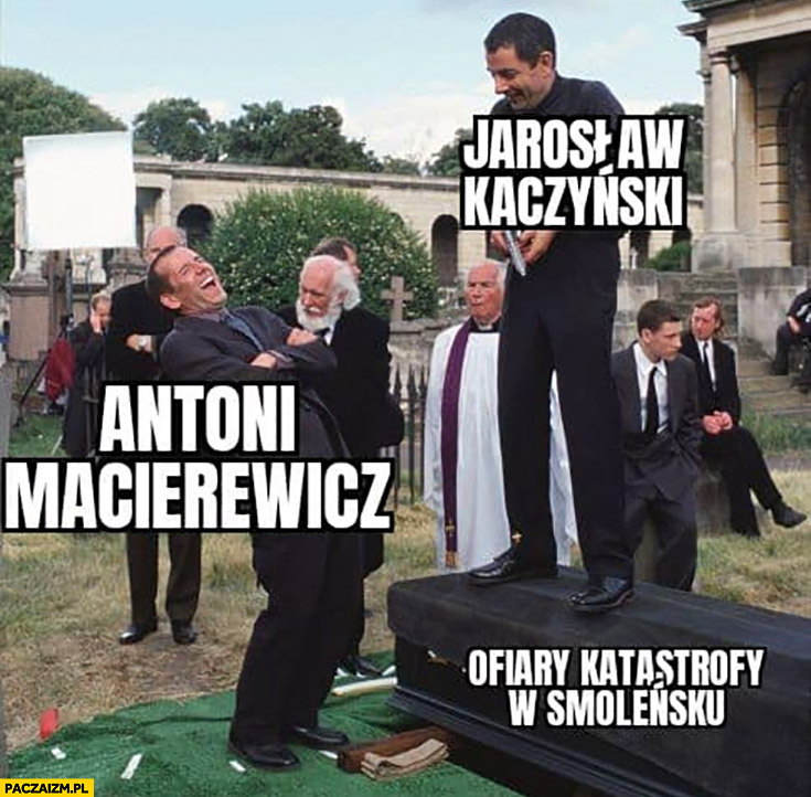 Kaczyński i Macierewicz tańczą na grobach ofiar katastrofy w Smoleńsku