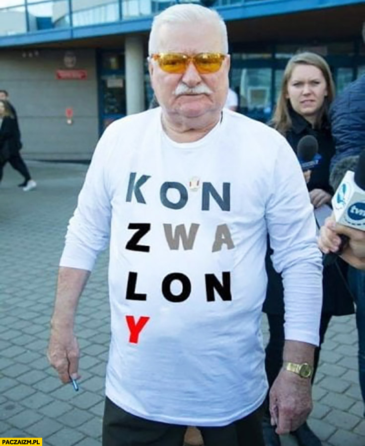 Lech Wałęsa koszulka konstytucja przerobiona na koń zwalony