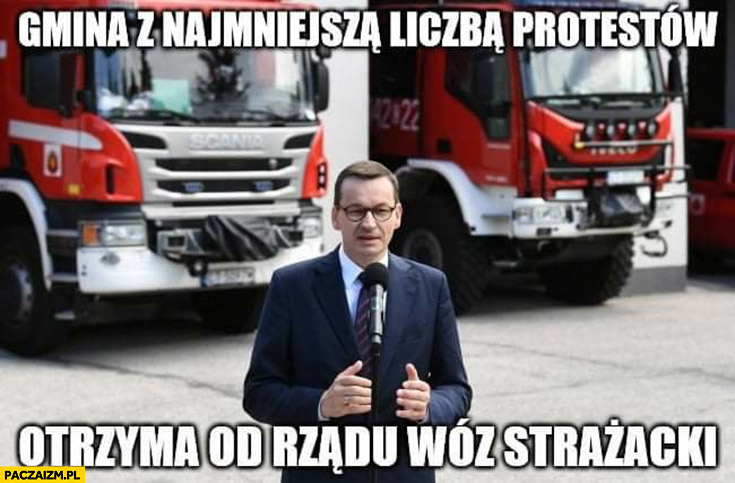 Morawiecki gmina z najmniejszą liczbą protestów otrzyma od rządu wóz strażacki