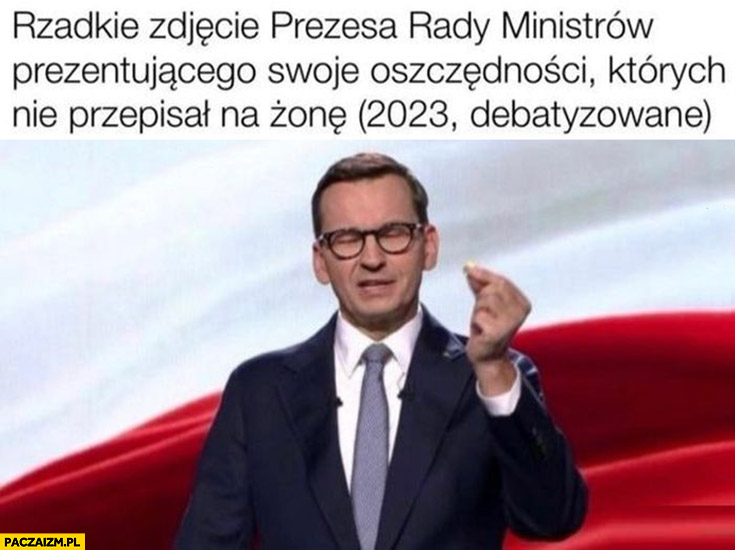 Morawiecki rzadkie zdjęcie premiera prezentującego oszczednosci których nie przepisał na żonę 2 złote debata wyborcza TVP