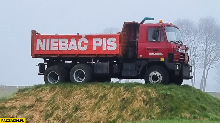 Niebać PiS napis banner transparent na ciężarowce