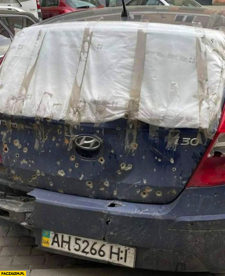 Ostrzelany Ukraiński samochód Hyundai w Warszawie