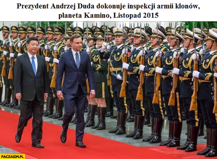 Prezydent Duda dokonuje inspekcji armii klonów