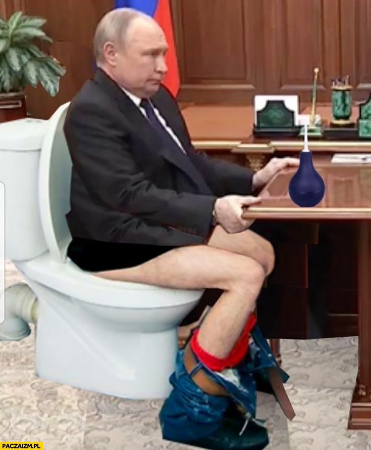 Putin siedzi na kiblu sraczu toalecie sra przeróbka