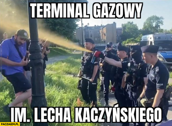 Terminal gazowy im. Lecha Kaczyńskiego policjant gaz pieprzowy
