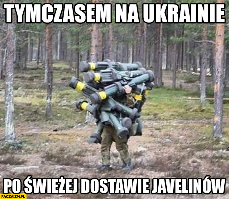 Tymczasem na Ukrainie po świeżej dostawie javelinow obładowany żołnierz