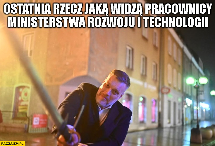 Zandberg z mieczem ostatnia rzecz jaką widzą pracownicy Ministerstwa Rozwoju i Technologii